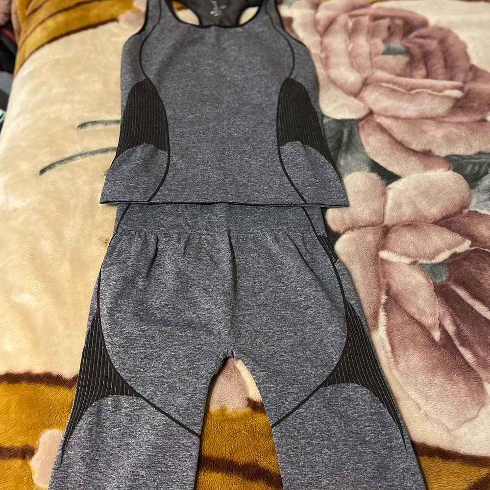 Active Set Top And Short Gray One Size - image 2
